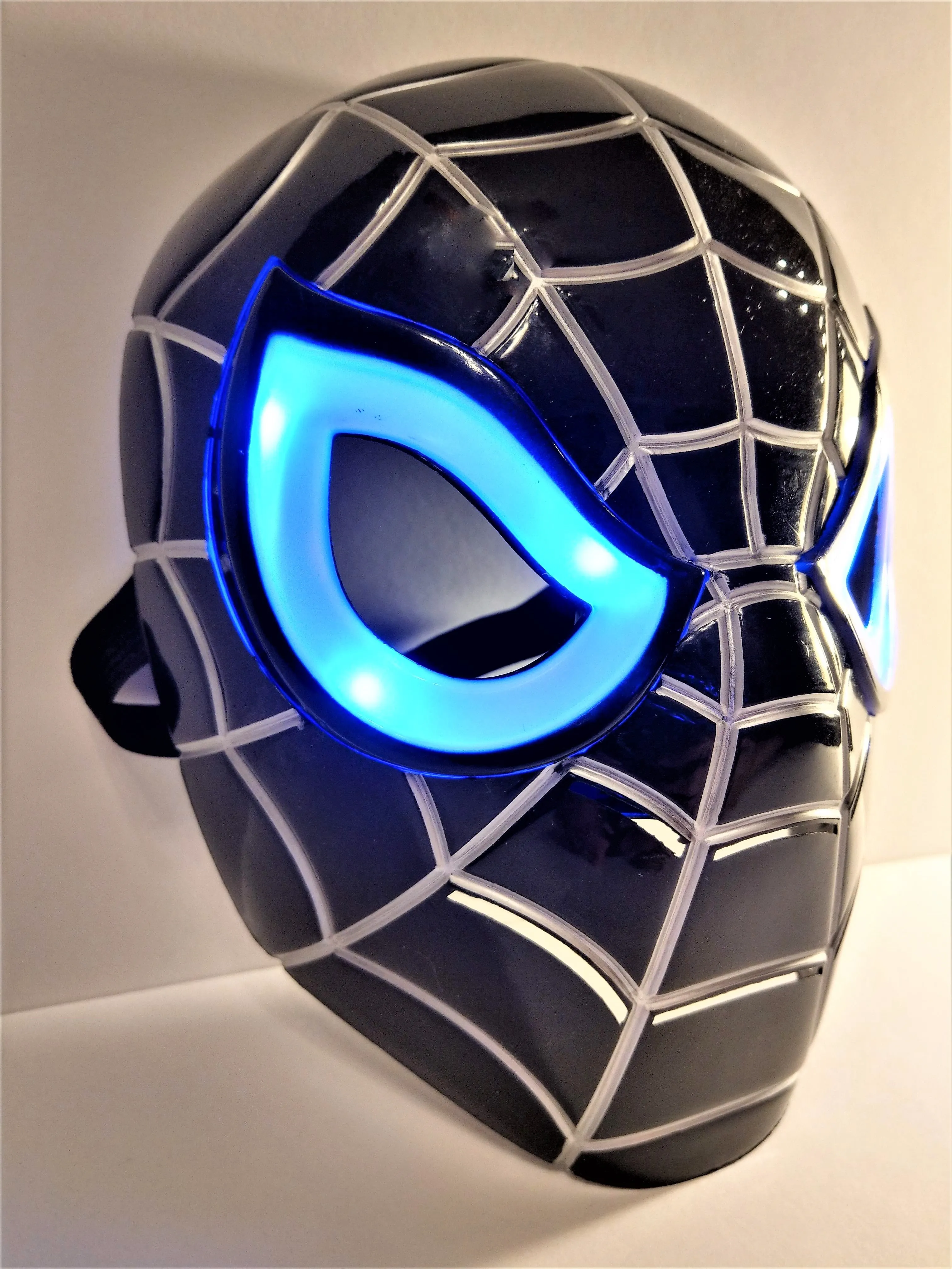 Black Spider-Man Mask / Venom Mask with LED Eyes That Light Up! (Batteries Included)