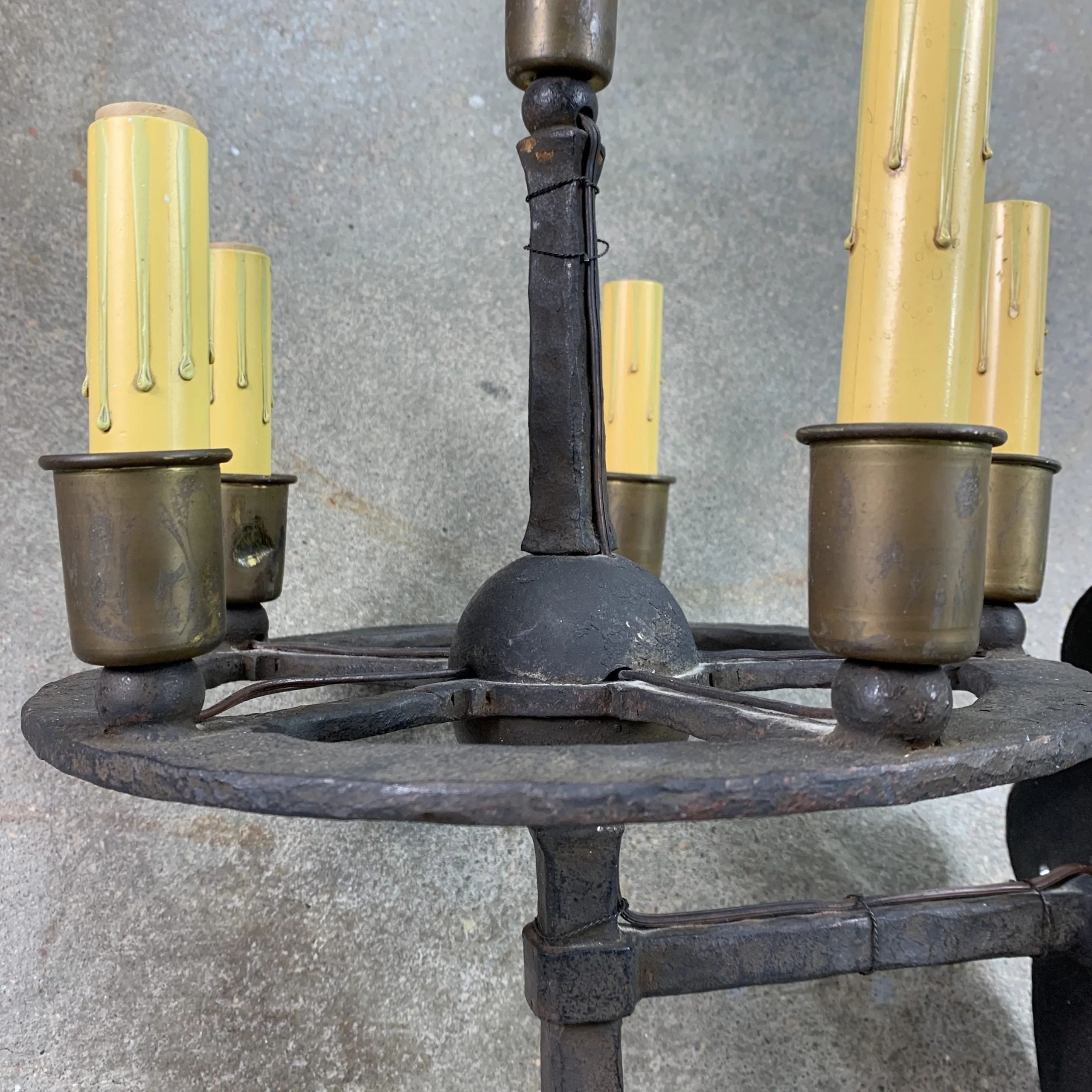 Iron Wall Sconce, 5 Candlelight, Rustic